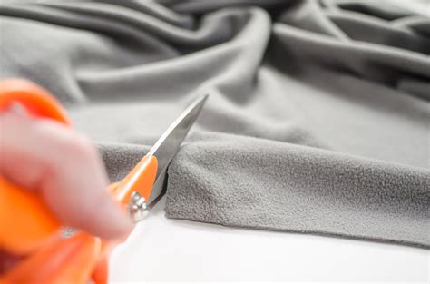 how to correctly cut fabric